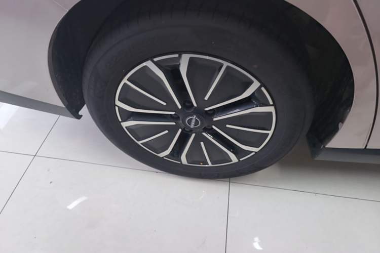 Used Nissan N6 2026 Model 180 Pro Right Rear Wheel Hub