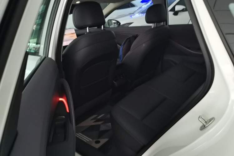Used Nissan N6 2026 Model 180 Max Left Rear Seat