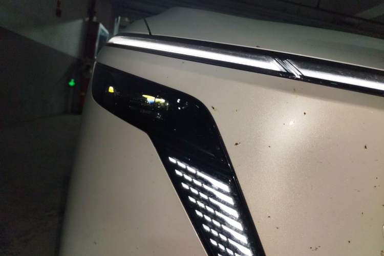 Used Nissan N6 2026 Model 180 Max Right Front Headlight