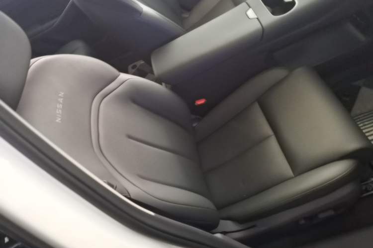 Used Nissan N6 2026 Model 180 Max Right Front Seat