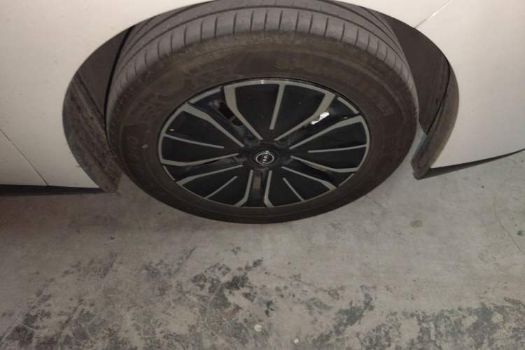 Used Nissan N6 2026 Model 180 Max Right Front Wheel Hub