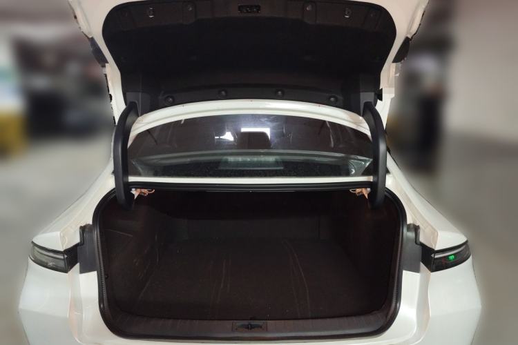 Used Nissan N6 2026 Model 180 Max Trunk