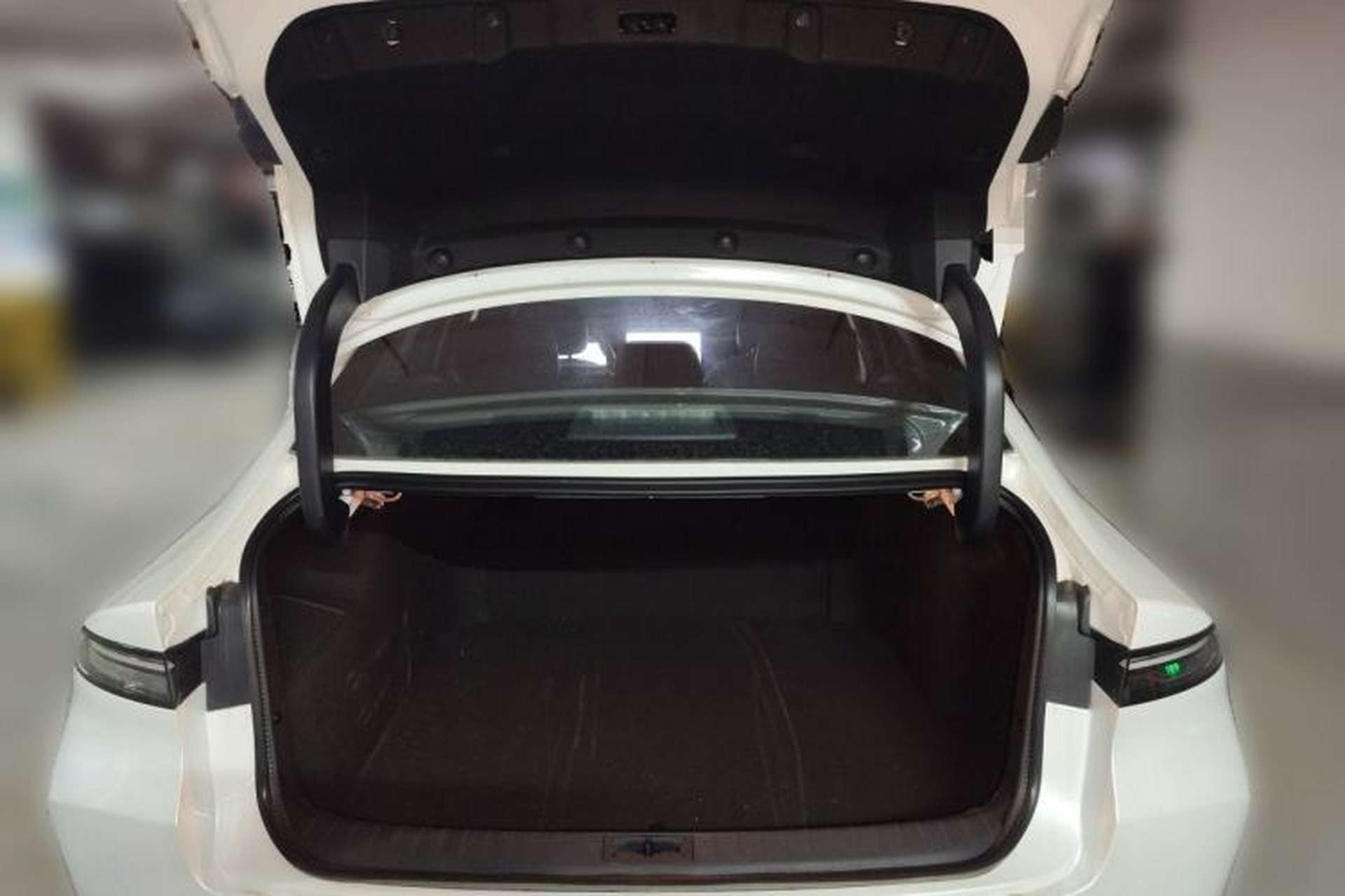 Used Nissan N6 2026 Model 180 Max Trunk