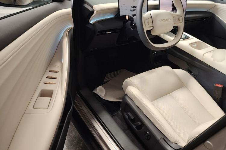 Used Nissan N6 2026 Model 180 Max Driver Seat