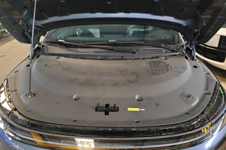Used Nissan N7 2025 625 Max Engine Bay