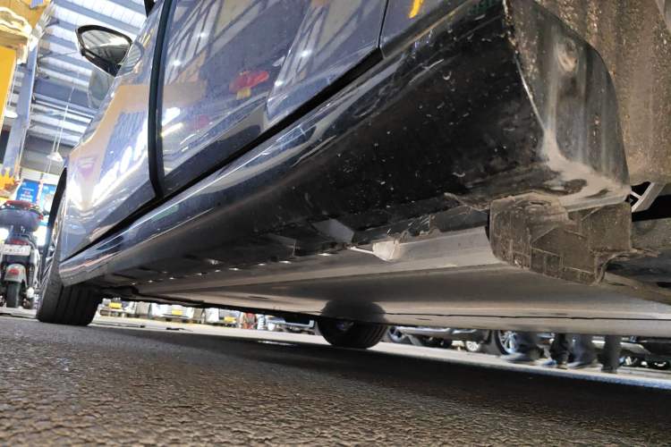 Used Nissan N7 2025 625 Max Left Side Sill