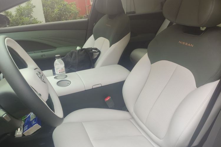 Used Nissan N7 2025 625 Max Left Front Seat