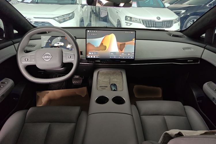 Used Nissan N7 2025 510 Max Center Console