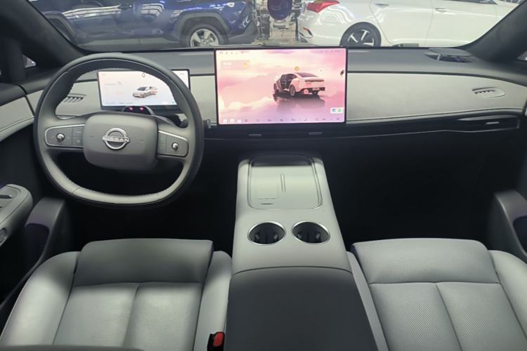 Used Nissan N7 2025 625 Max Center Console