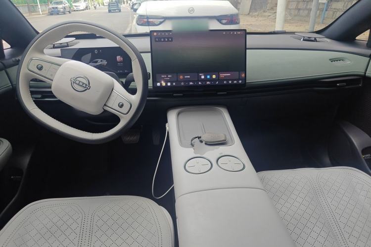 Used Nissan N7 2025 510 Pro Center Console