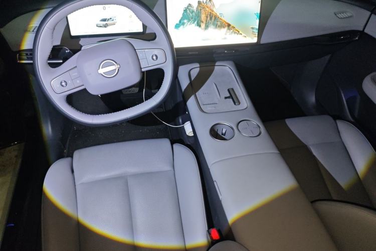 Used Nissan N7 2025 510 Pro Center Console