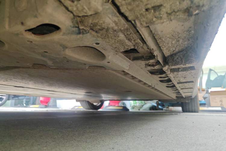 Used Nissan N7 2025 625 Max Chassis Front Left