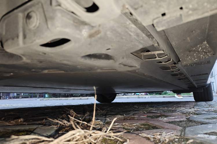 Used Nissan N7 2025 625 Pro Chassis Front Left