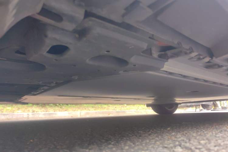 Used Nissan N7 2025 625 Max Chassis Front Left