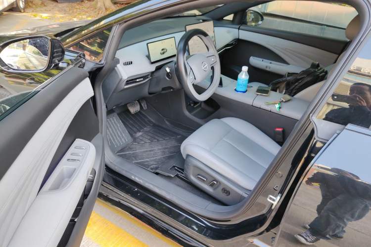 Used Nissan N7 2025 510 Pro Driver Seat