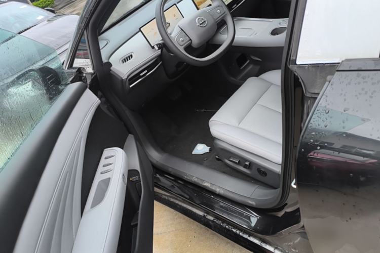 Used Nissan N7 2025 625 Pro Driver Seat