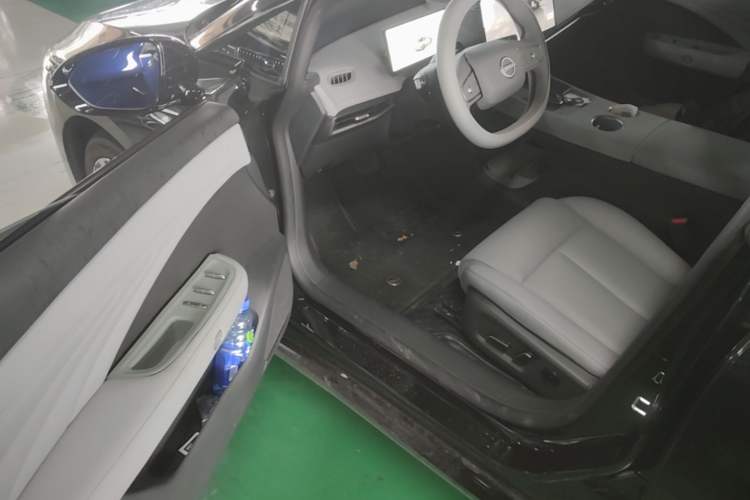 Used Nissan N7 2025 510 Max Driver Seat