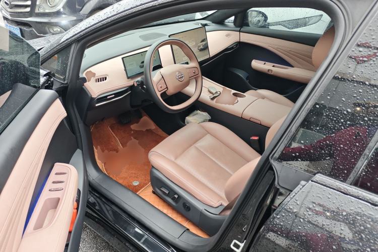 Used Nissan N7 2025 625 Max Driver Seat