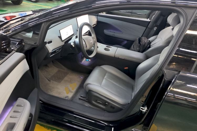 Used Nissan N7 2025 510 Max Driver Seat