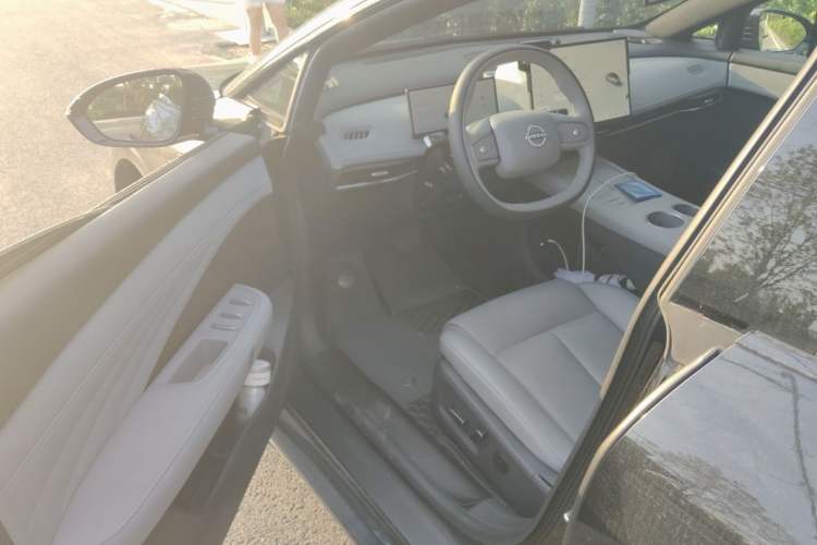 Used Nissan N7 2025 625 Pro Driver Seat