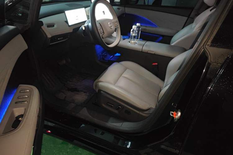 Used Nissan N7 2025 510 Max Driver Seat