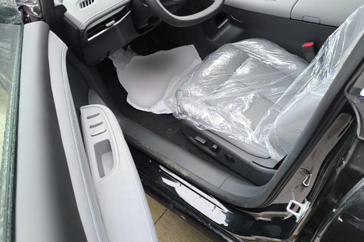 Used Nissan N7 2025 625 Pro Driver Seat
