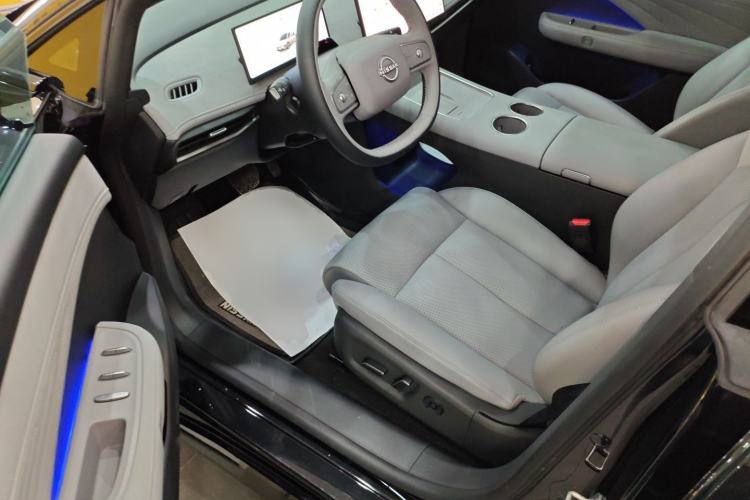 Used Nissan N7 2025 625 Max Driver Seat