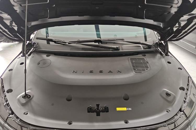 Used Nissan N7 2025 510 Max Engine Bay