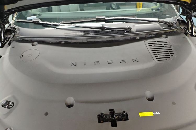 Used Nissan N7 2025 625 Max Engine Bay