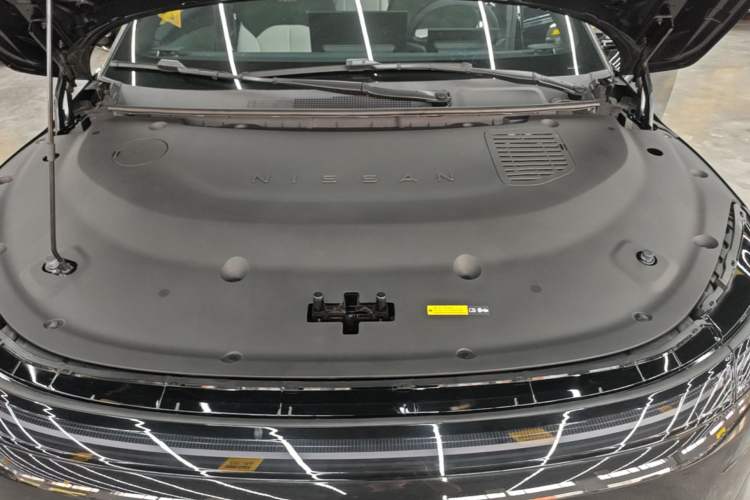 Used Nissan N7 2025 510 Max Engine Bay
