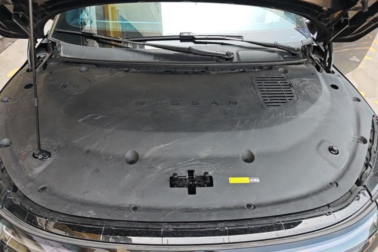 Used Nissan N7 2025 625 Max Engine Bay