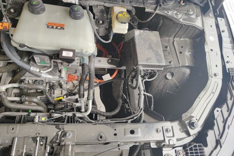 Used Nissan N7 2025 625 Max Engine Bay Left