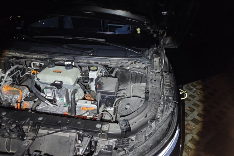 Used Nissan N7 2025 625 Pro Engine Bay Left