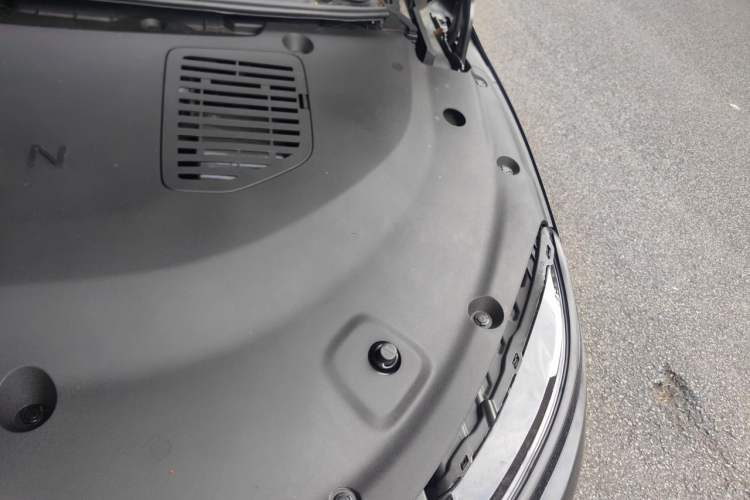 Used Nissan N7 2025 625 Max Engine Bay Left