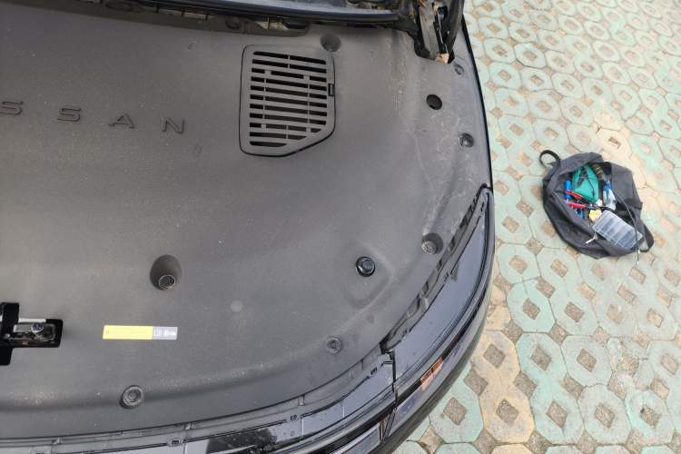 Used Nissan N7 2025 510 Pro Engine Bay Left
