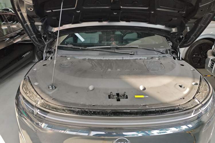 Used Nissan N7 2025 625 Max Engine Bay