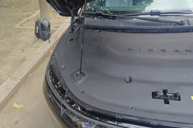 Used Nissan N7 2025 510 Pro Engine Bay Right