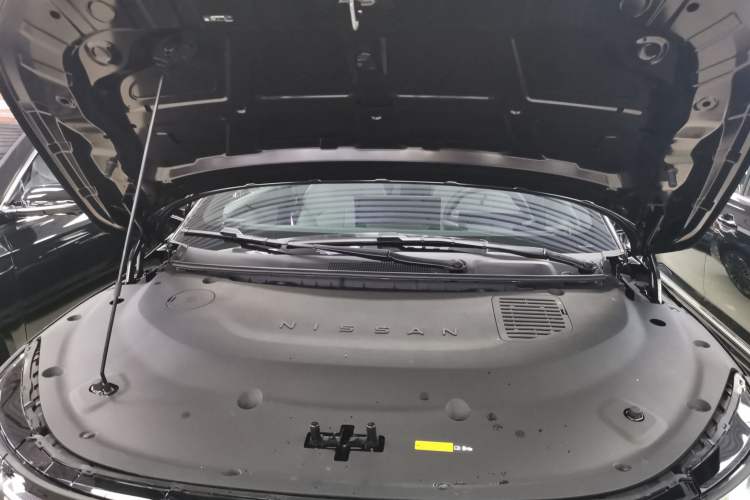 Used Nissan N7 2025 510 Max Engine Bay