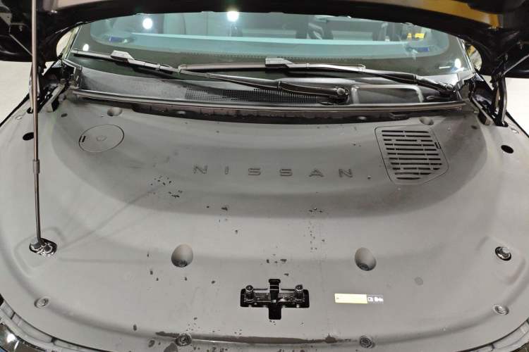 Used Nissan N7 2025 625 Max Engine Bay