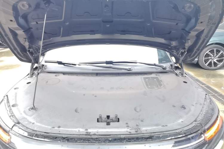 Used Nissan N7 2025 625 Max Engine Bay