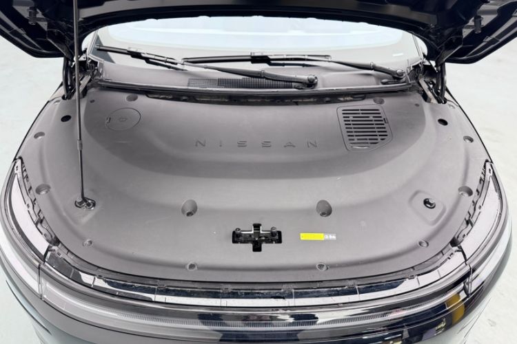 Used Nissan N7 2025 625 Pro Engine Bay