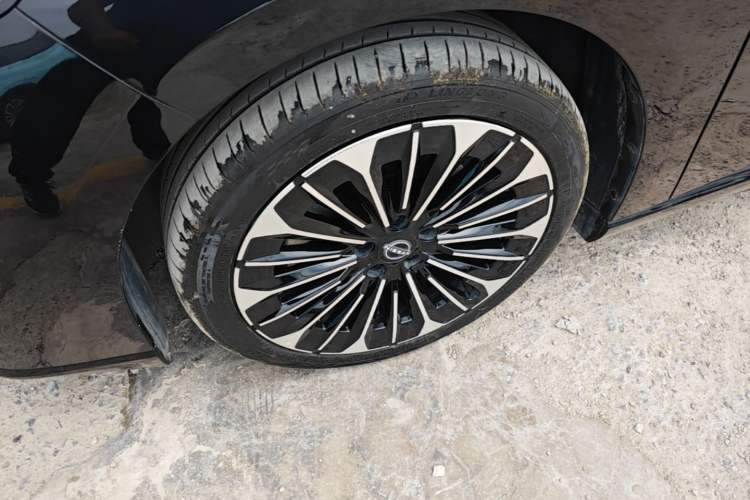 Used Nissan N7 2025 625 Pro Exterior 2