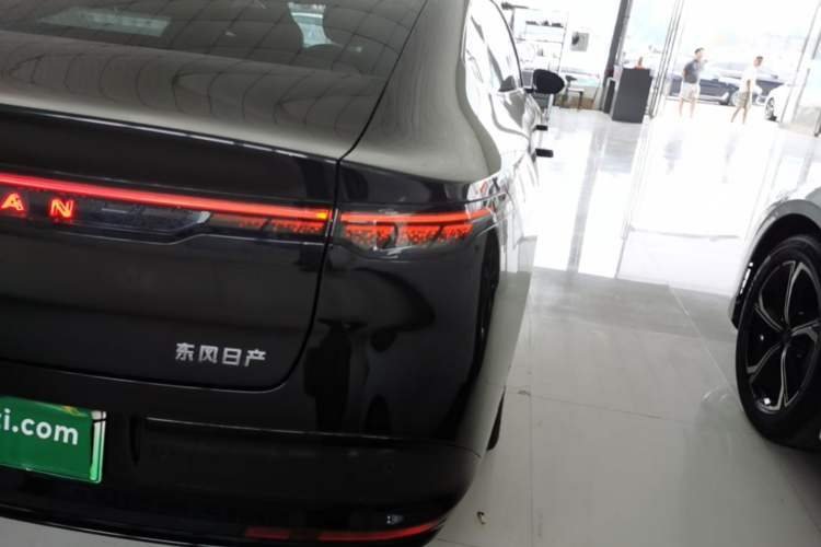 Used Nissan N7 2025 625 Max Exterior 3
