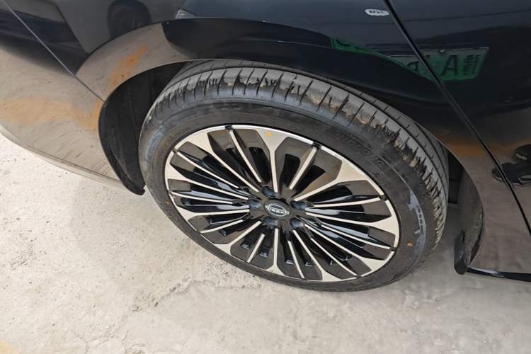 Used Nissan N7 2025 625 Pro Exterior 3