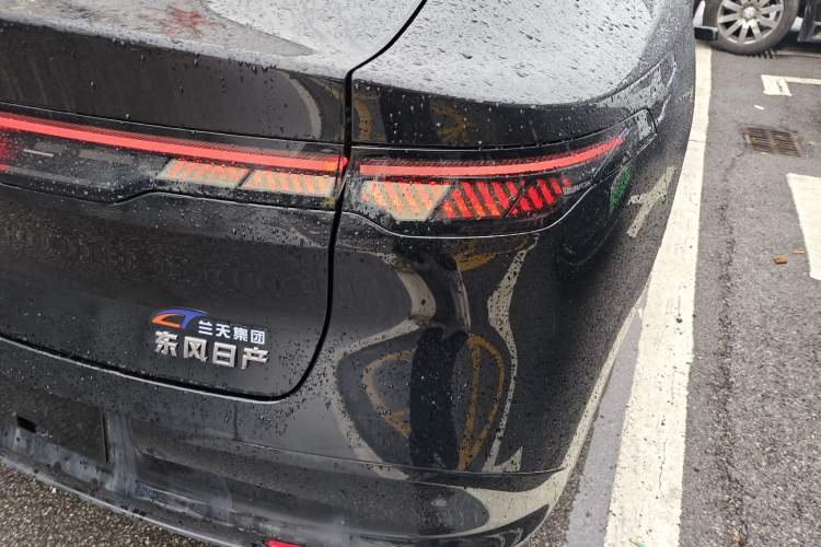 Used Nissan N7 2025 625 Max Exterior 3