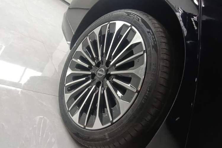 Used Nissan N7 2025 510 Pro Exterior 5