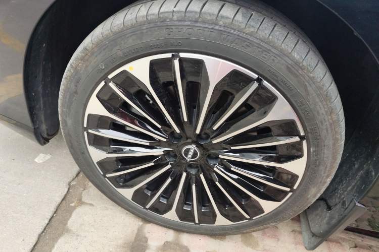 Used Nissan N7 2025 510 Pro Exterior 7