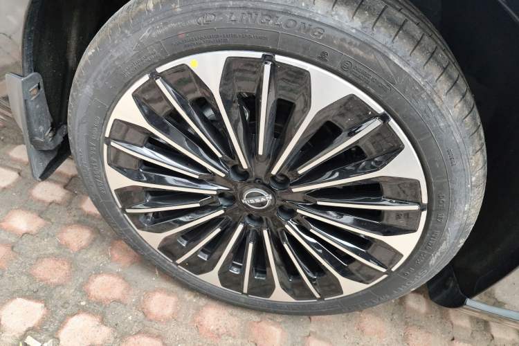Used Nissan N7 2025 510 Pro Exterior 8