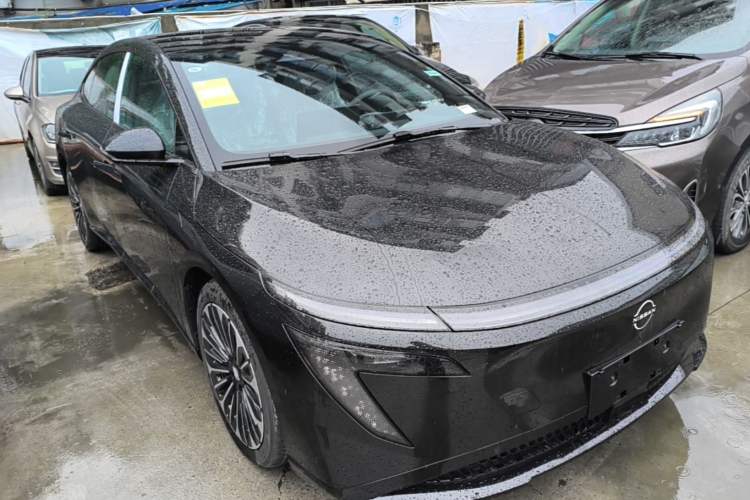 Used Nissan N7 2025 625 Pro Front Right 45 Deg