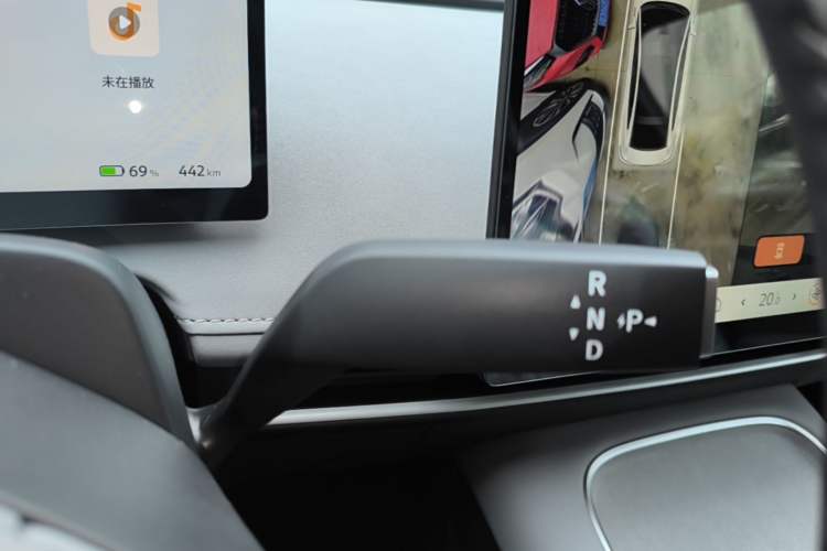 Used Nissan N7 2025 625 Pro Gear Lever